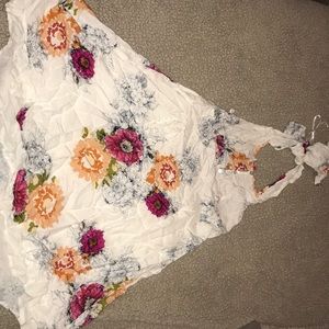 Open back, tie at the neck white top